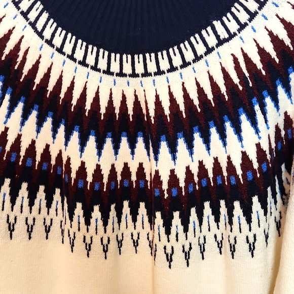 LONG Islandic style knit sweater - Picture 2 of 5